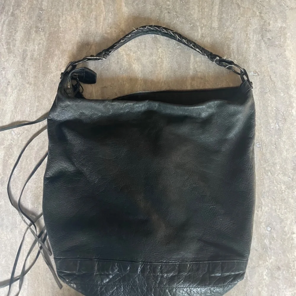 Balenciaga Shoulder Bag - Picture 2 of 5